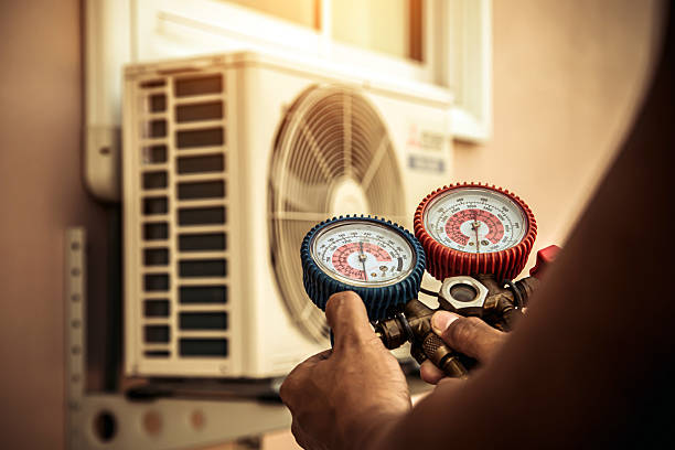 Professional Hvac technician working in Spring Valley, AZ